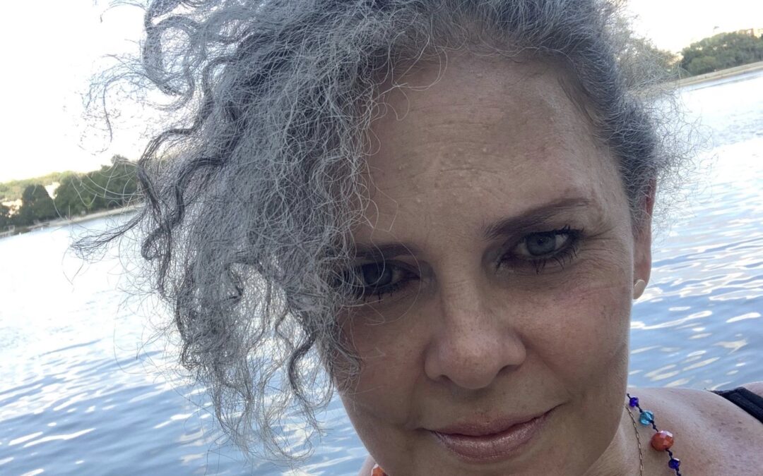 María Alejandra nos anima a confiar y creer en nosotros mismos, a mantener y mostrar nuestras raíces