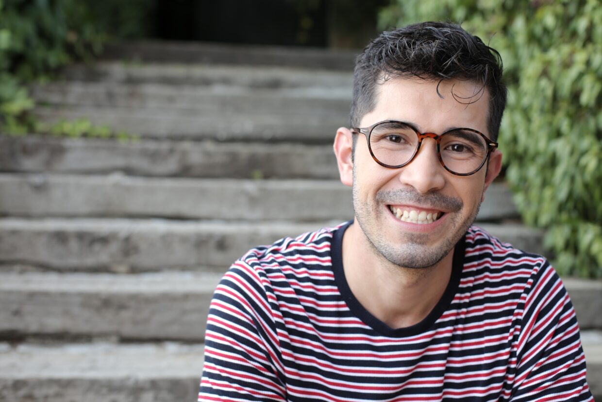 Chico extranjero en España