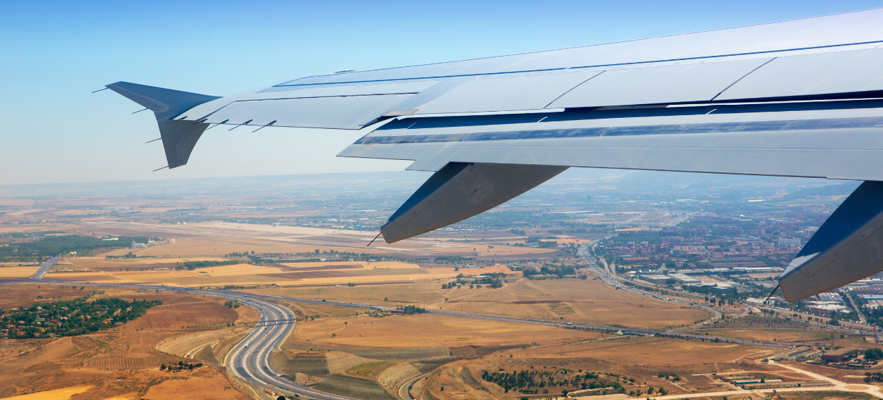 Avion Barajas Madrid emigrar con Migratech Avión despegando del aeropuerto de Barajas