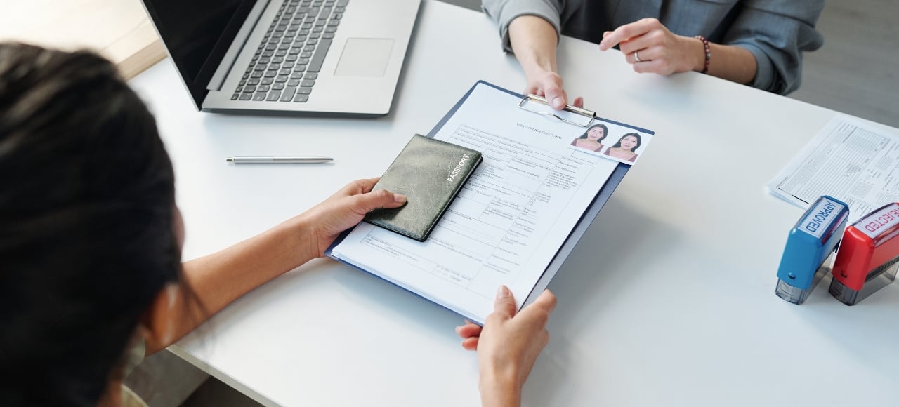 Regularizacion asilo razones humanitarias españa